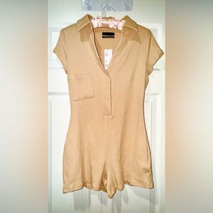 Urban Outfitters Beige Ribbed Collared Short Sleeve Romper – Size XS. NWT